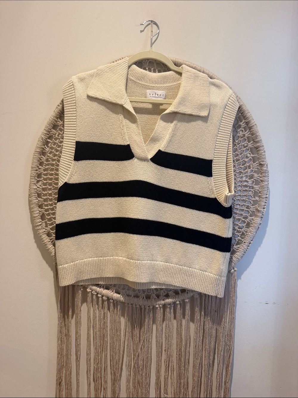 velvet BY GRAHAM & SPENCER Cream and Black Striped V-Neck Polo Sweater Vest ~ L